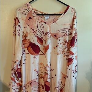 Lularoe Elizabeth swing top.